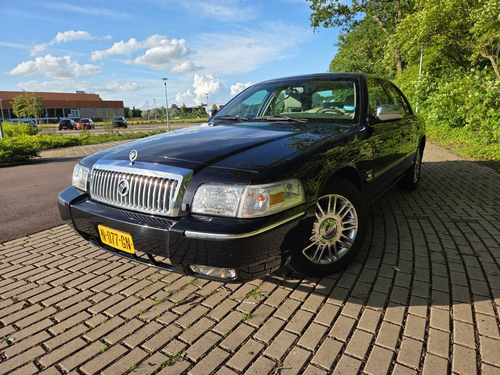 2010 Mercury Grand Marquis LS Ultimate Editon - LAGE KM!, Auto's, Mercury, Automaat, Achterwielaandrijving, Grand Marquis, Zwart