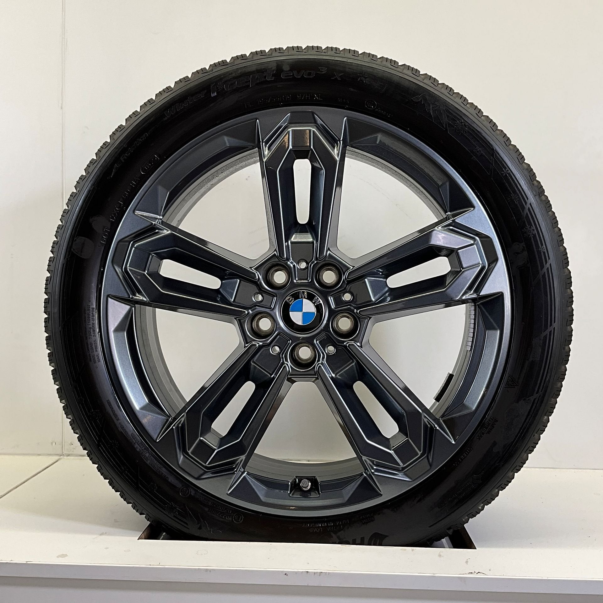 BMW IX1 X1 U11 IX2 X2 U10 SET VELGEN + WINTERBANDEN 19 INCH, Auto-onderdelen, Banden en Velgen, 19 inch, -, -, Banden en Velgen