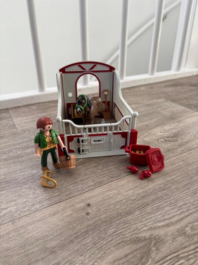 Playmobil paardenstal box + paard + accessoires 5108, Ophalen of Verzenden, Zo goed als nieuw, Complete set