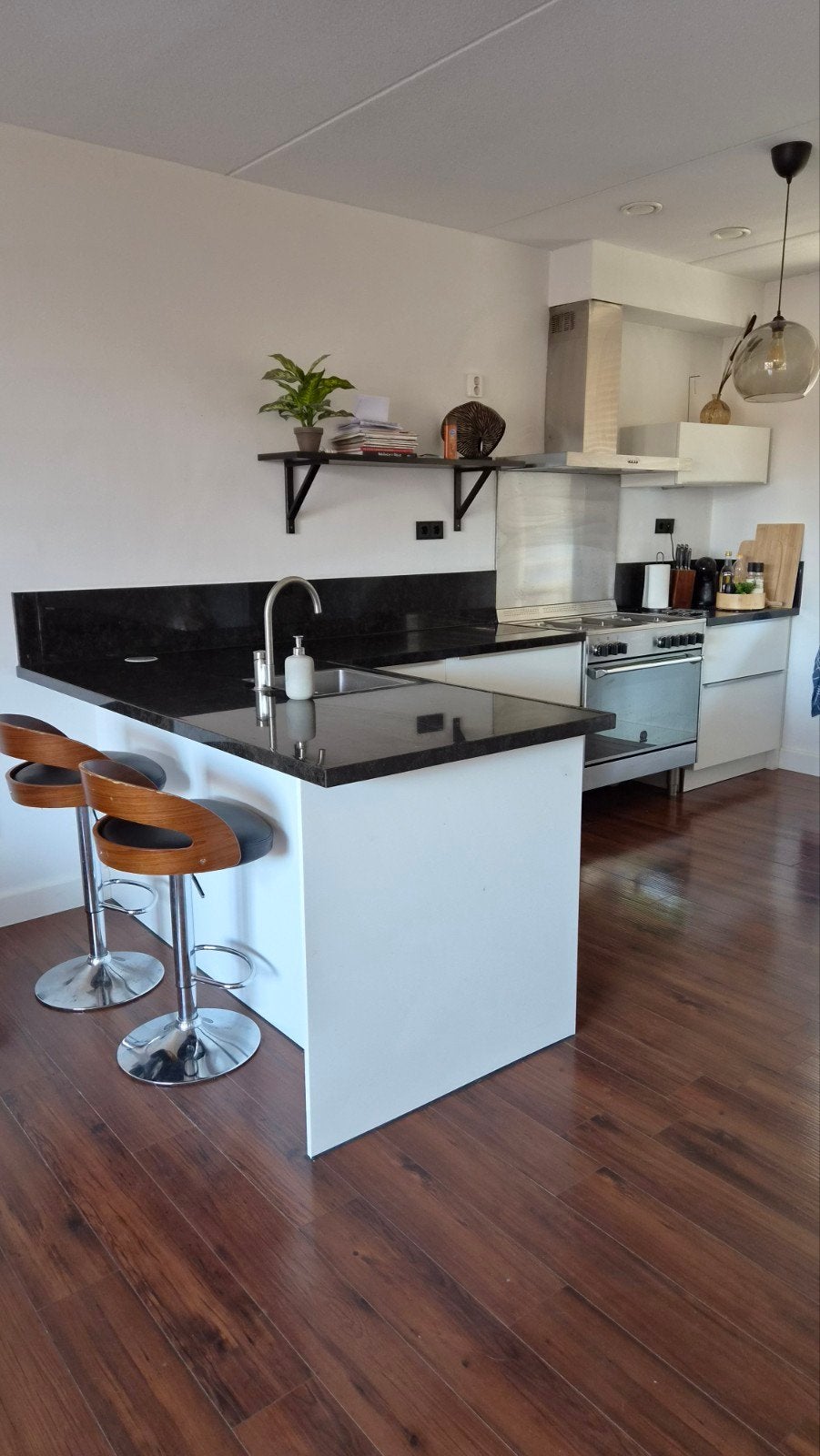 Keuken compleet met bar, granieten werkblad & apparatuur, Gebruikt, Wit, Hoekkeuken, Graniet of Steen