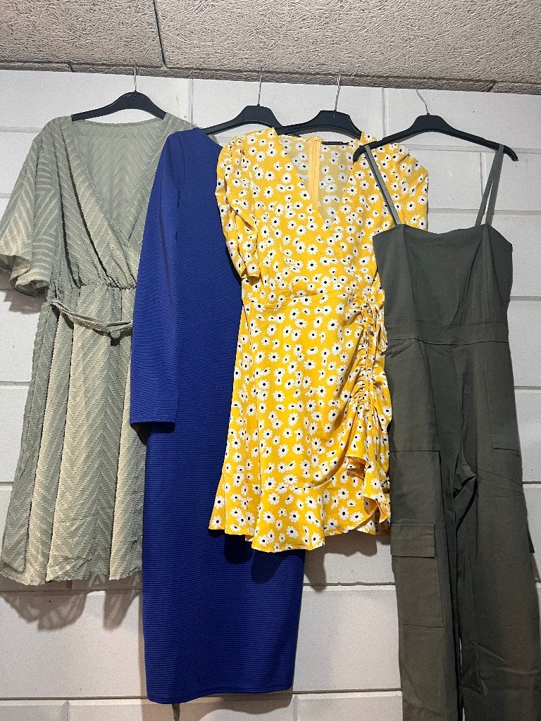 KLEDINGKAST OPRUIMING, Kleding | Dames, Ophalen, Gedragen