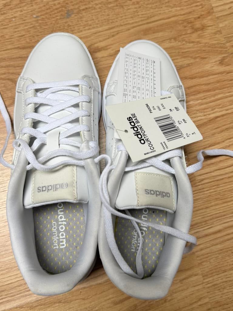 36 maat adidas sportschoenen, Wit, Nieuw, Ophalen of Verzenden, Sneakers of Gympen