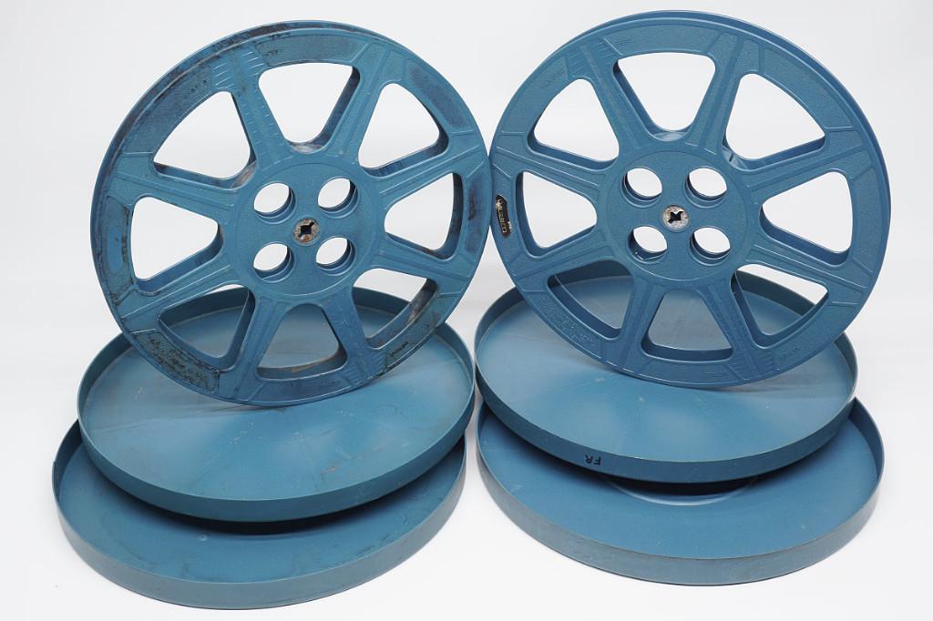 2x Tuscan 16mm film reel 1200 feet (365 meters)  plastic can, Ophalen of Verzenden, 16mm film