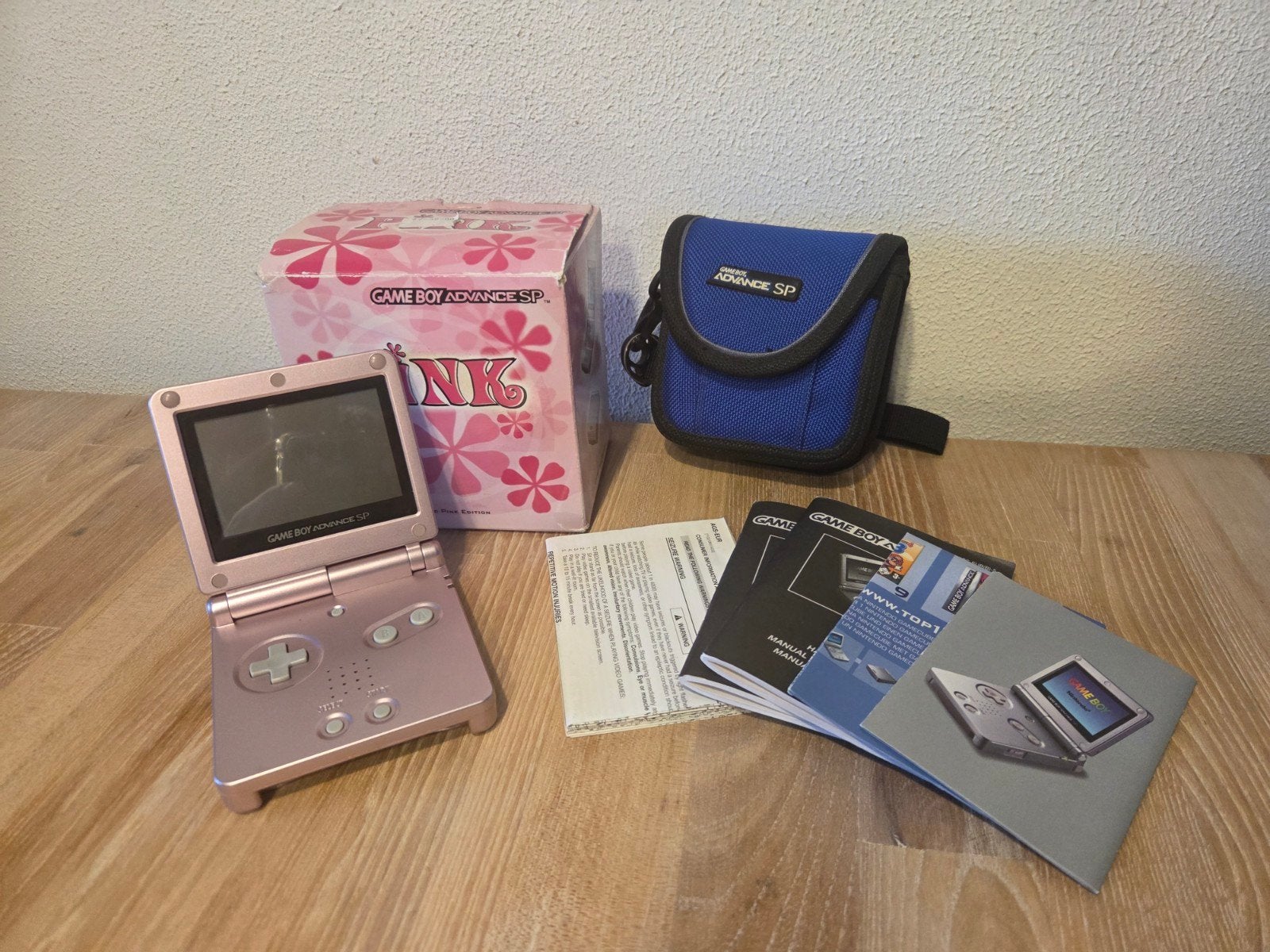 Nintendo Game Boy Advance SP Pink Limited Edition, Ophalen of Verzenden, Zo goed als nieuw, Game Boy Advance SP, Met beschermhoes of tas