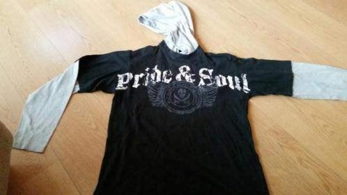 Shirt met capuchon en lange mouwen maat 146, Ophalen of Verzenden, Gebruikt, Jongen of Meisje, Shirt of Longsleeve