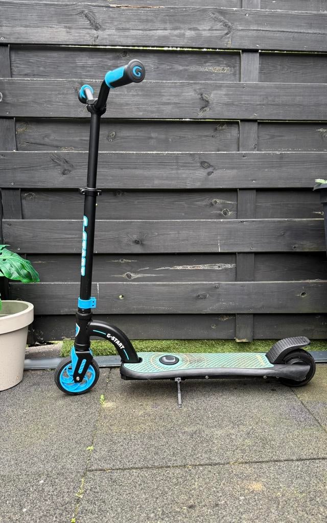 Elektrische Kinderstep zo goed als nieuw, Fietsen en Brommers, Steps, Ophalen of Verzenden, Zo goed als nieuw, Elektrische step (E-scooter)