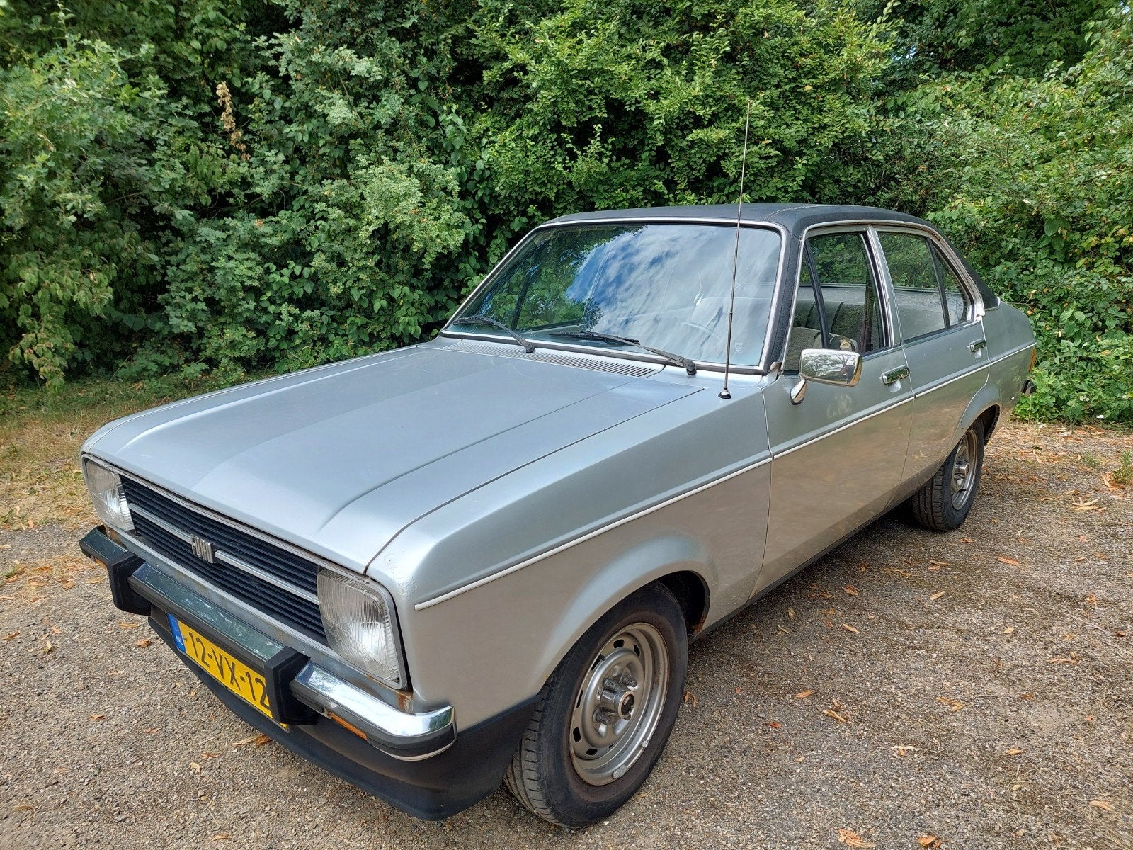 Ford Escort 1.3 L SDN 1978 Grijs, Escort, 4 cilinders, 850 kg, Origineel Nederlands
