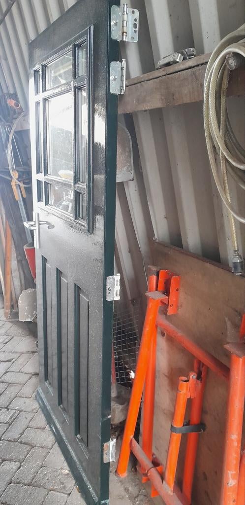 Hardhouten buitendeur met hang- en sluitwerk, driepunt, Doe-het-zelf en Verbouw, Deuren en Horren, Ophalen of Verzenden