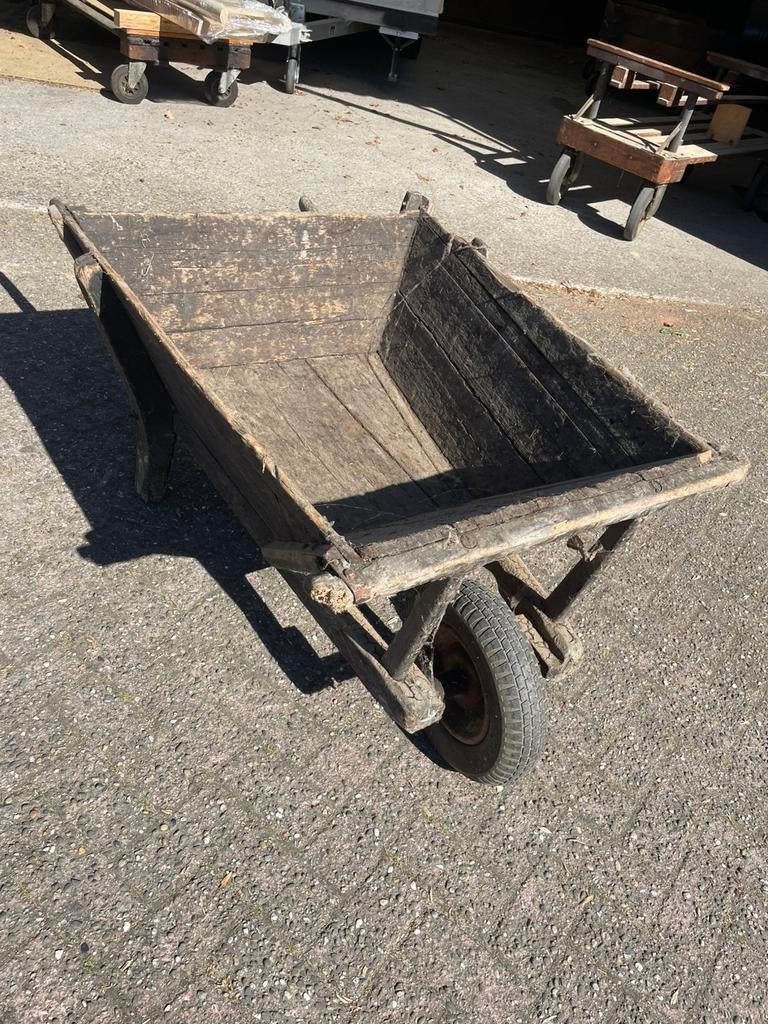 Ouwe kruiwagen voor als planten bak of zo., Ophalen of Verzenden, Gebruikt, Handmatig, Eenwielig