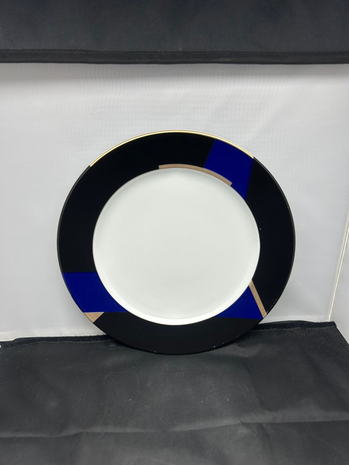 Royal Mosa Signature Dinerbord Geometrisch Goud Blauw, Huis en Inrichting, Ophalen, Vintage, Zo goed als nieuw, Bord(en)