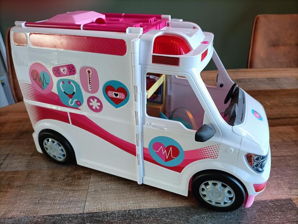 Barbie Ambulance Speelset met Accessoires, Ophalen, Zo goed als nieuw, Meisje