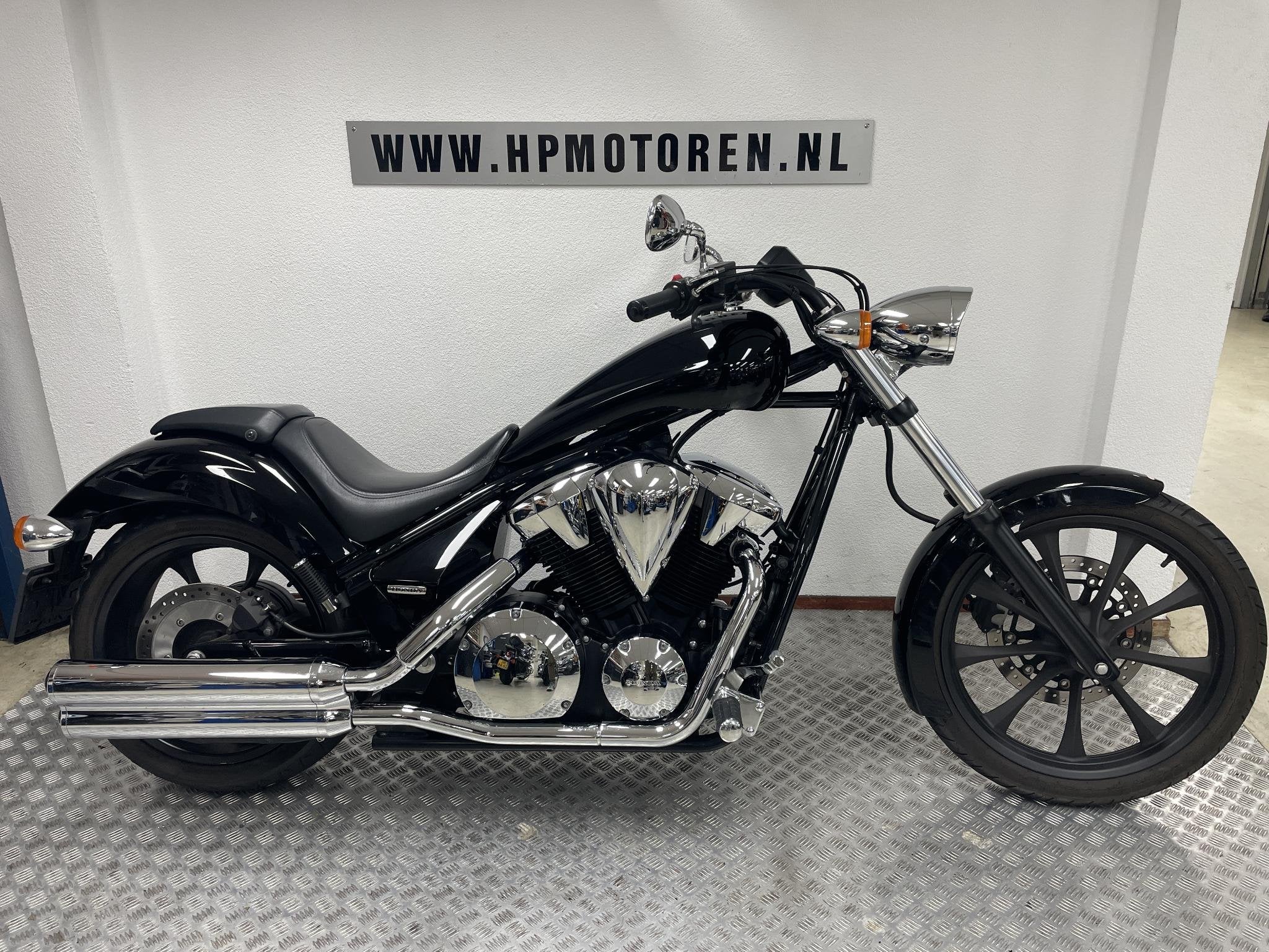 Honda VT 1300 CX FURY CUSTOM BOVAGGARANTIE 7572 KM !, Motoren, Motoren | Honda, Rivium Boulevard 222-11
2909 LK  Capelle aan den Ijssel, NL