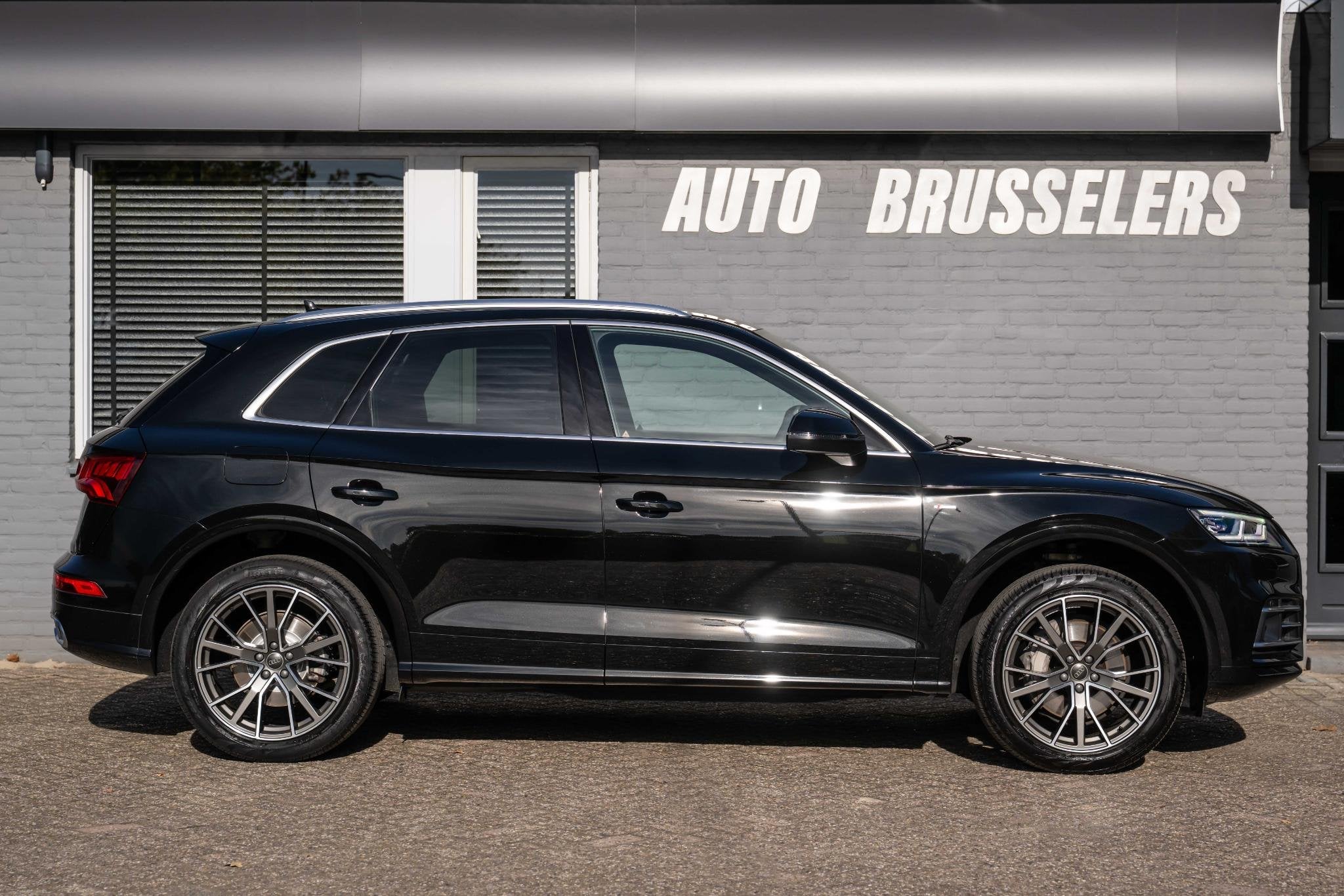 Audi Q5 55 TFSI e quattro Competition Zeer nette staat deale, Auto's, Automaat, Dealer onderhouden, 4 cilinders, Zwart