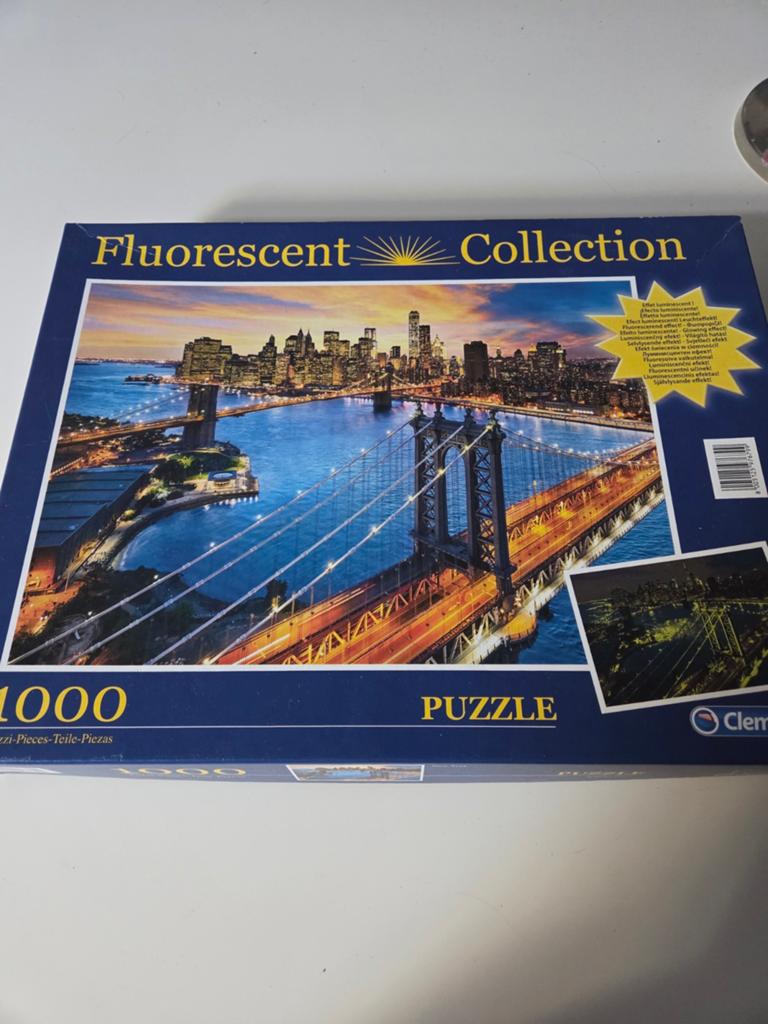 Clementoni Fluorescent Puzzel New York Skyline 1000 stukjes, Ophalen of Verzenden, 500 t/m 1500 stukjes, Zo goed als nieuw, Legpuzzel
