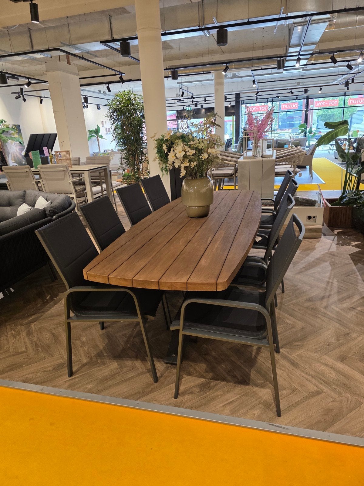SHOWROOM SALE APELDOORN