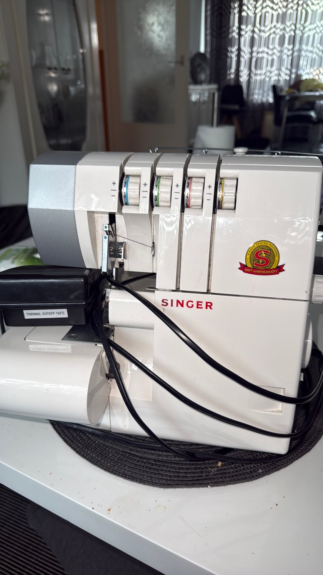 Mooie singer lock naai machine, Ophalen, Zo goed als nieuw, Naaimachine, Singer