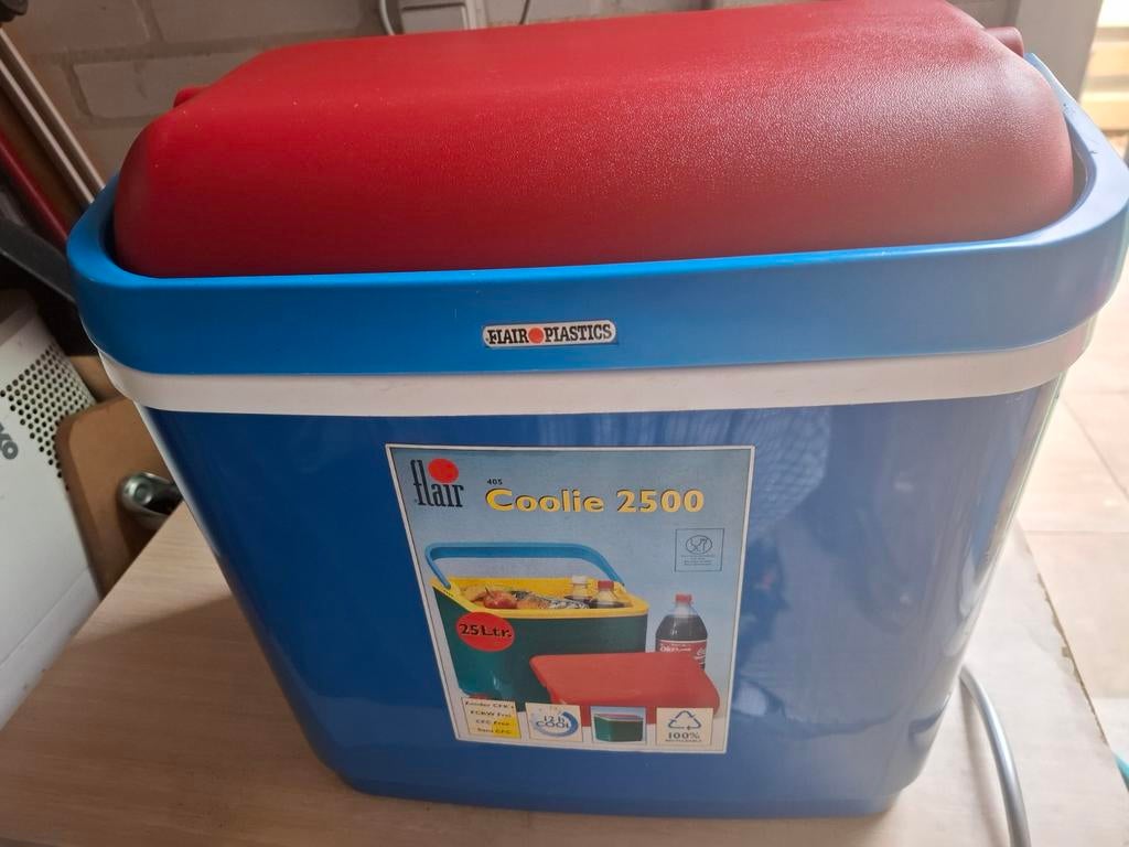 Koelbox 25 Ltr - Zo goed als nieuw, Caravans en Kamperen, Ophalen of Verzenden, Zo goed als nieuw, Koelbox