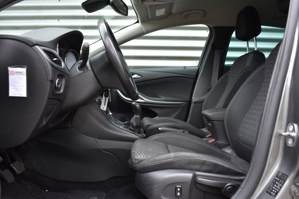 Opel Astra 1.4 Online Edition Carplay | Navi | Trekhaak | DA, Auto's, Opel, Stof, Gebruikt, 4 cilinders, 620 kg