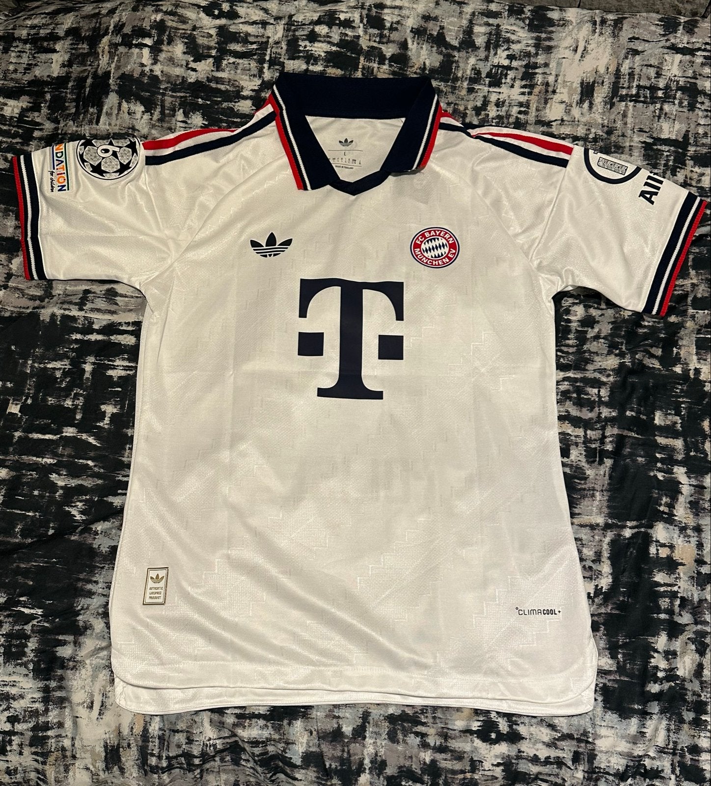 FC Bayern Munchen • #17 • Olise 26/27 seizoen • Maat L, Maat L, Ophalen of Verzenden, Nieuw, Shirt