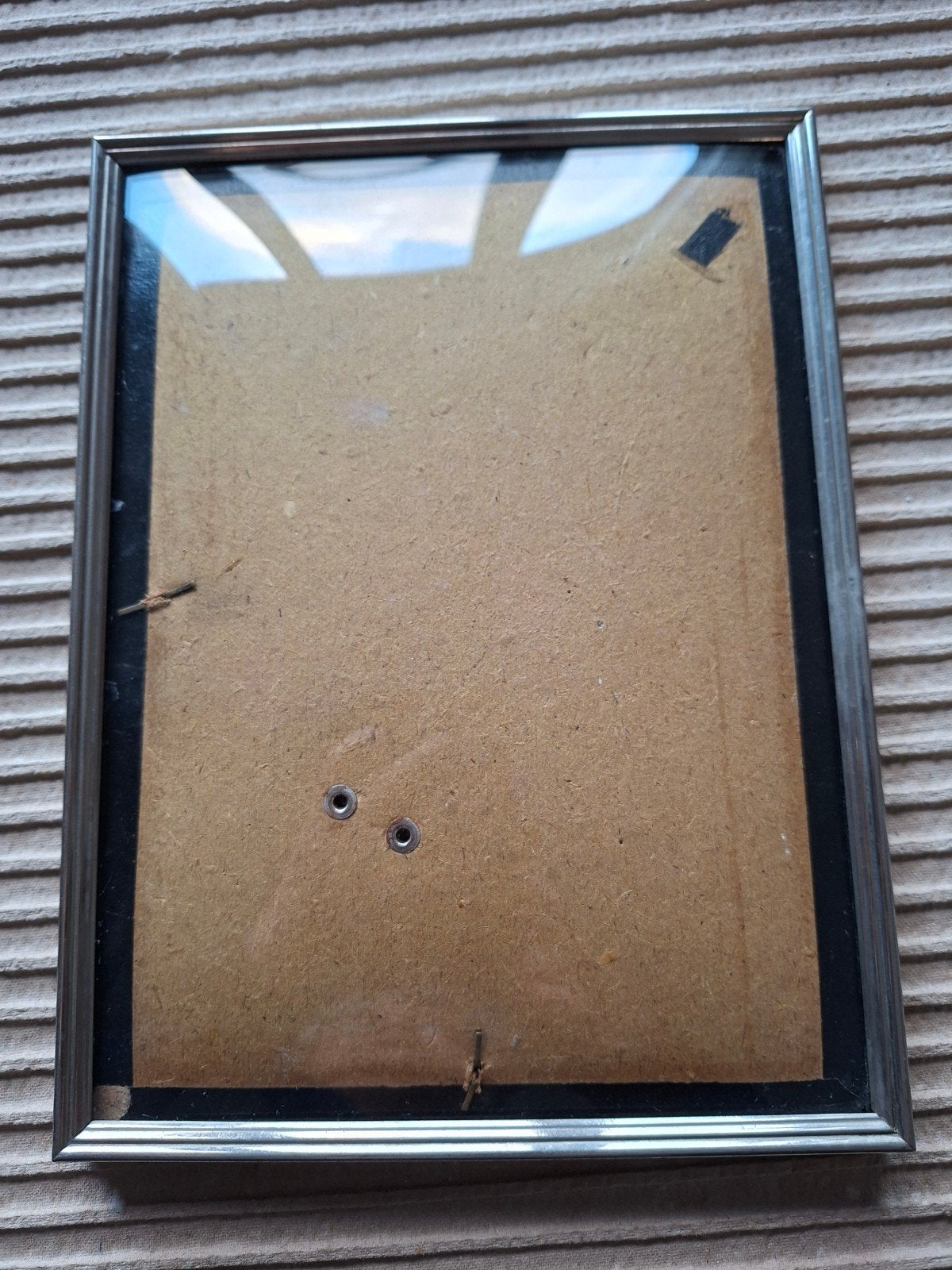 Zilverkleurige fotolijst met bol glas, Ophalen of Verzenden, Glas, Fotolijst