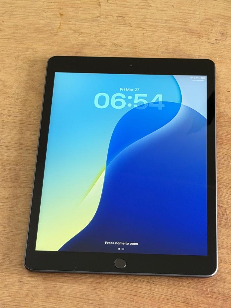 Prachtige iPad 8th gen Black, met 85% batterijconditie!, Computers en Software, Apple iPads, 10 inch, Gebruikt, 32 GB, Apple