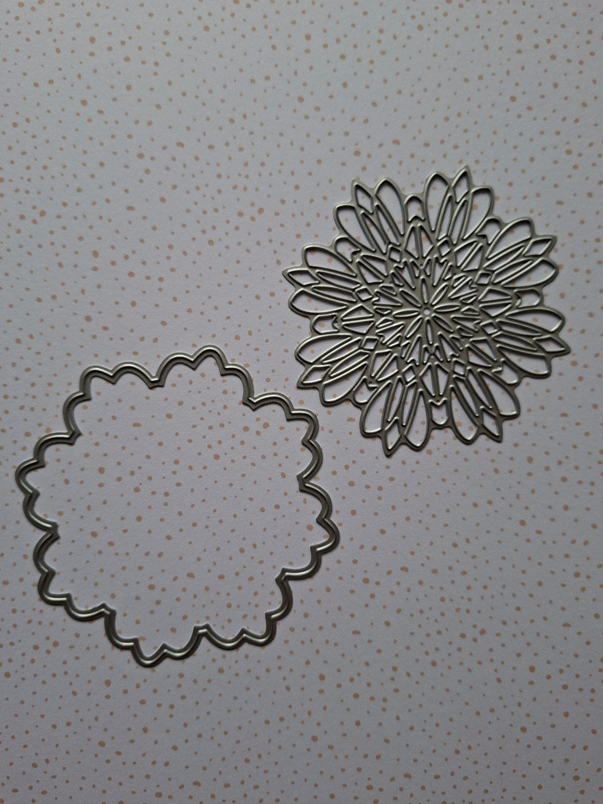 Stans snijmal embossing bloem voor kaarten maken en scrapboo, Geschikt voor snijden, Gereedschap of Toebehoren, Zo goed als nieuw