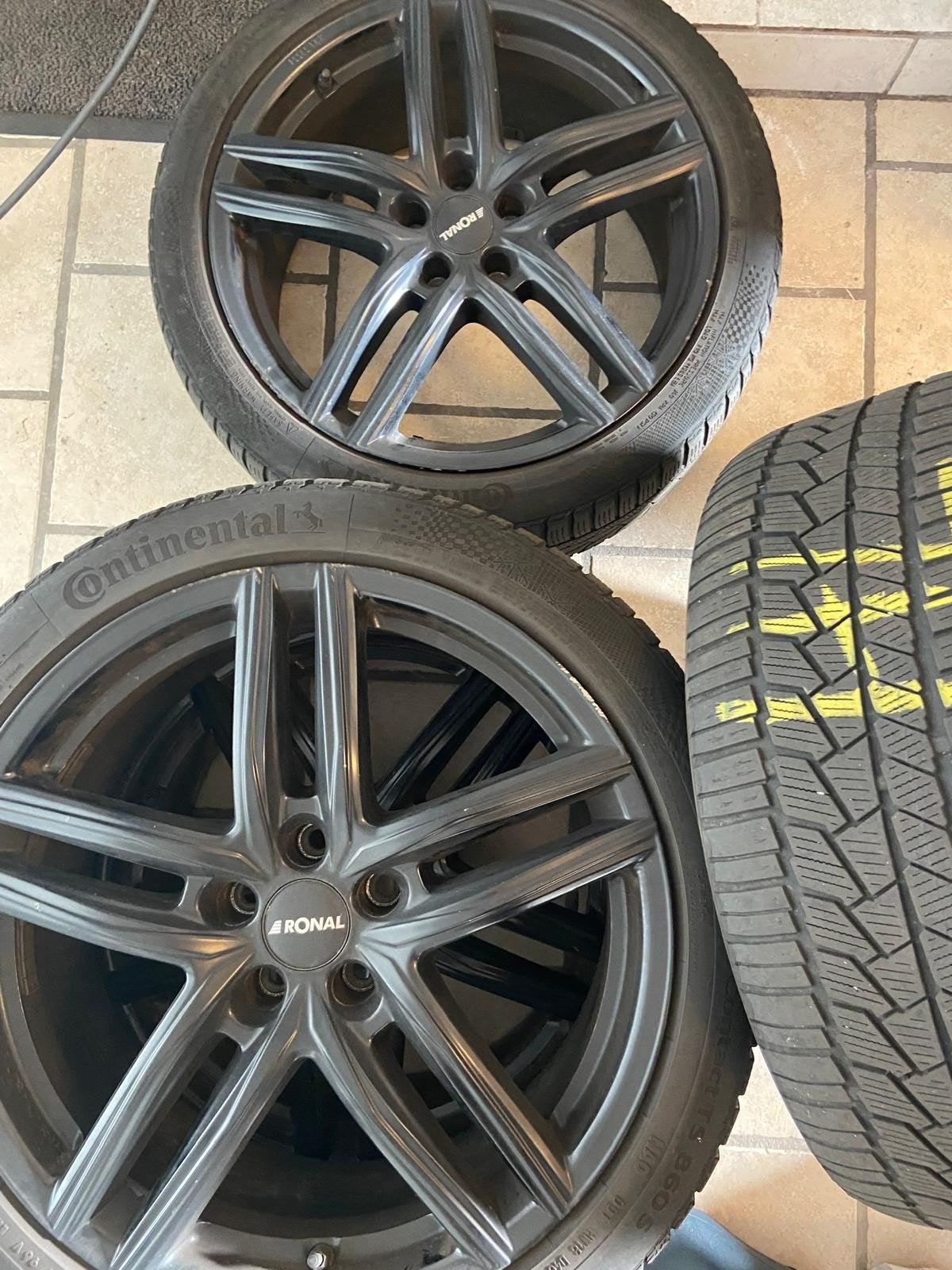 Velgen met winterbanden, 19 inch, Gebruikt, 235 mm, Band(en)