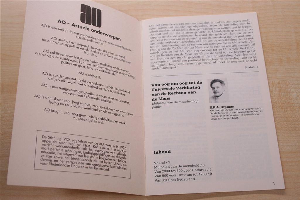 Van Oog om Oog tot Mensenrechten — Rijk geïllustreerd, Boeken, Ophalen of Verzenden, Gelezen, Europa