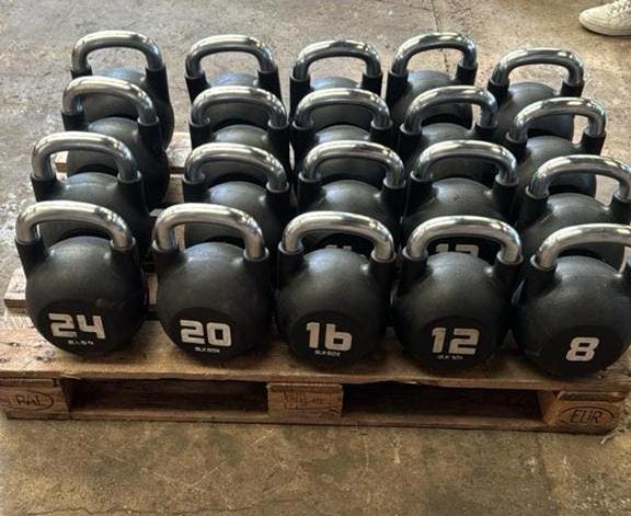 Black Box Kettlebell Set - 8 t/m 24 kg (80 kg), Ophalen, Blck box, Armen, Zo goed als nieuw