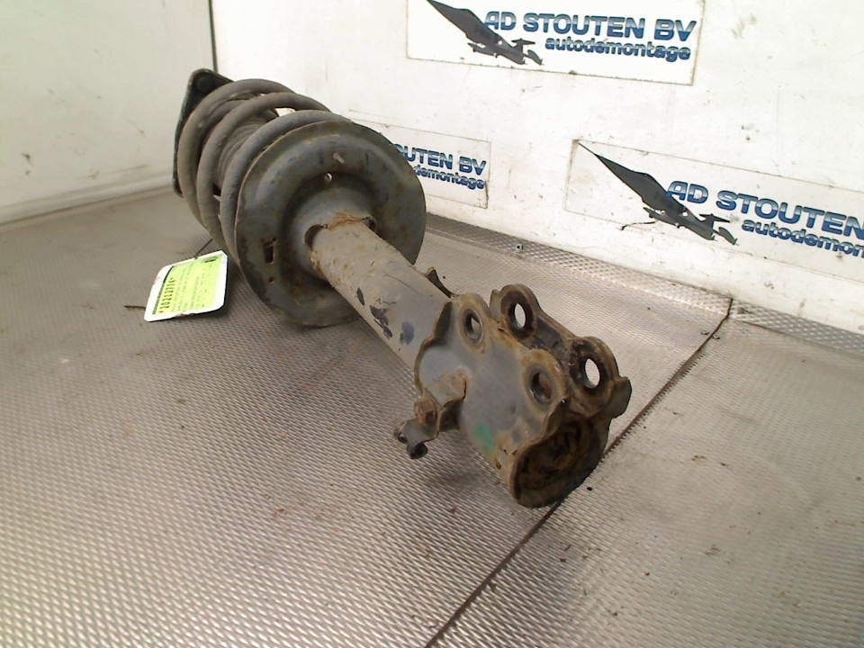 Schokbreker Rechts Voor Hyundai iX35 (LM) (2010-11/2015-09), Hyundai Motor Deutschland GmbH, Gebruikt, Hyundai, Kaiserleipromenade 5, Offenbach am Main 63067, , Duitsland