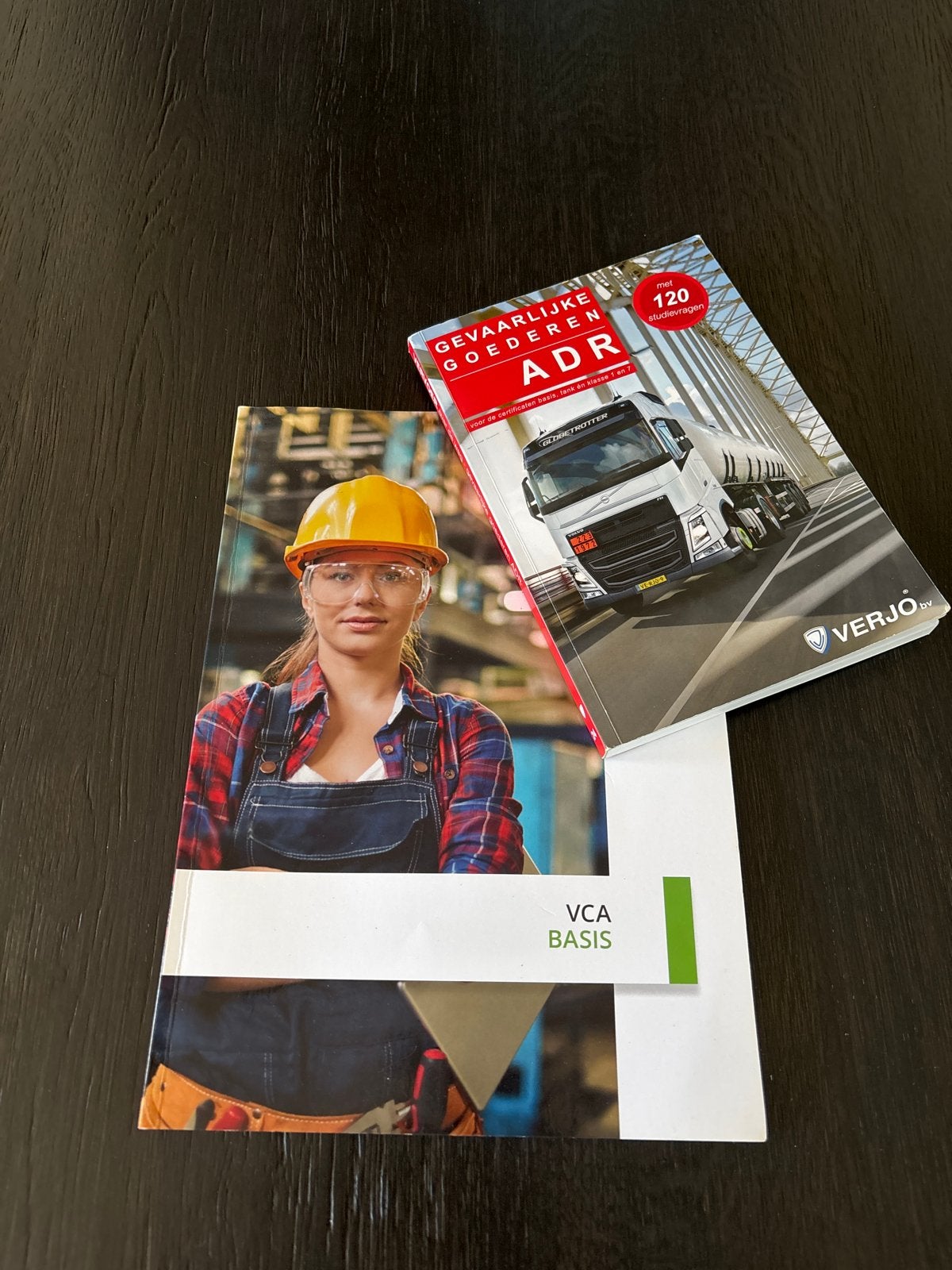 VCA Basis Leerboek + ADR Leerboek, Ophalen of Verzenden, Zo goed als nieuw, Overige niveaus