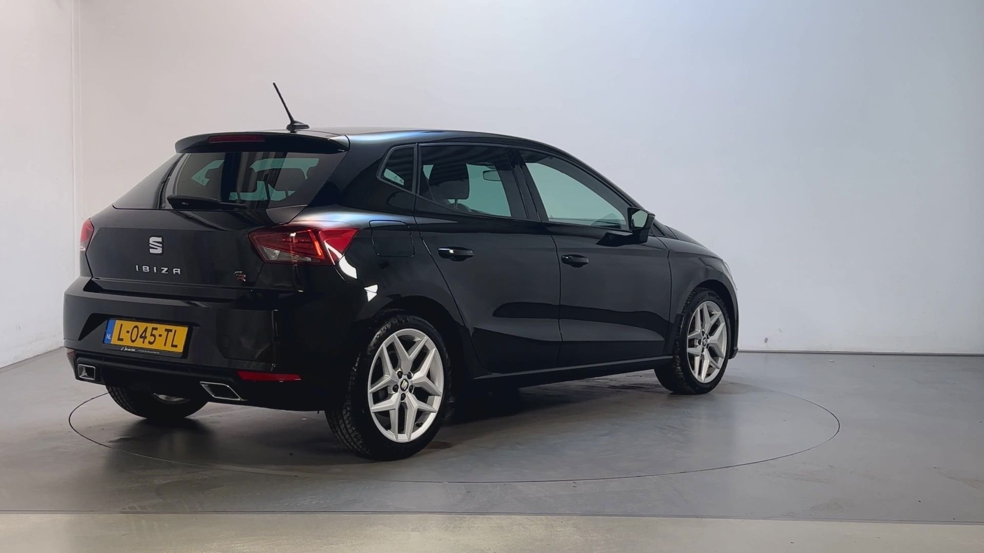 Seat Ibiza 1.0 TSI FR Business Intense Camera Navigatie Sfee, Dealer onderhouden, Stof, Met garantie (alle), Bedrijf