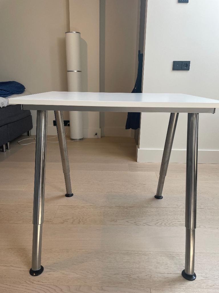 Tafeltje, Huis en Inrichting, Tafels | Bijzettafels, Ophalen, Metaal of Aluminium, Simpel en strak, Nieuw