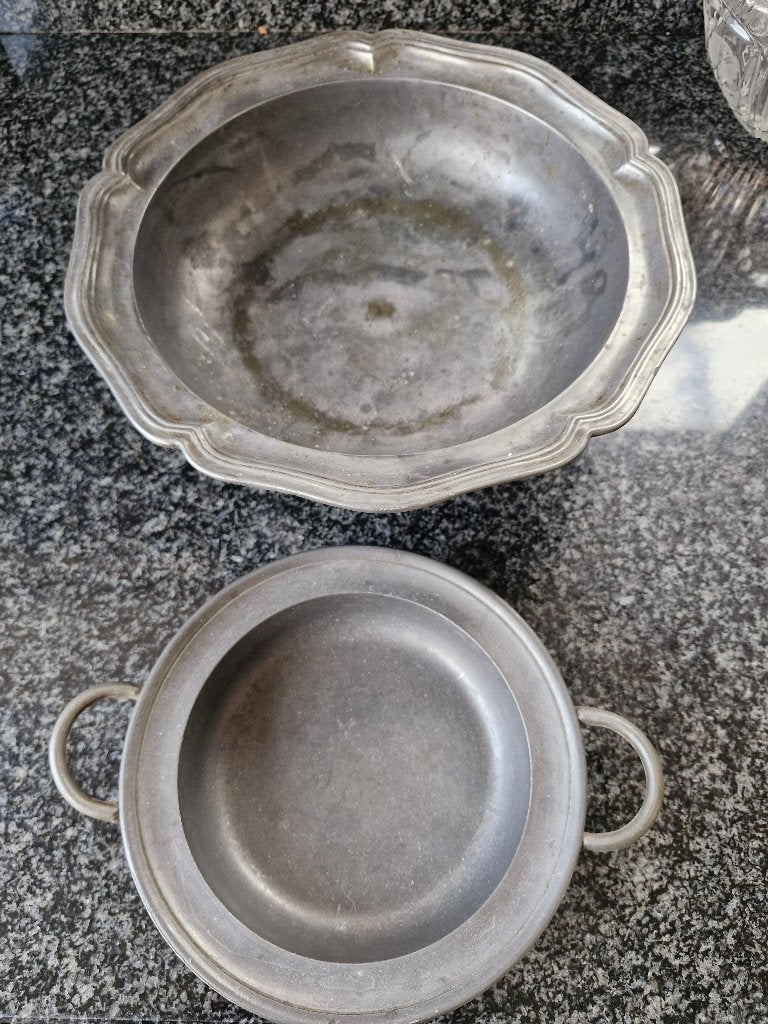 2 mooie tinnen schalen 1 met mooie pootjes, Ophalen