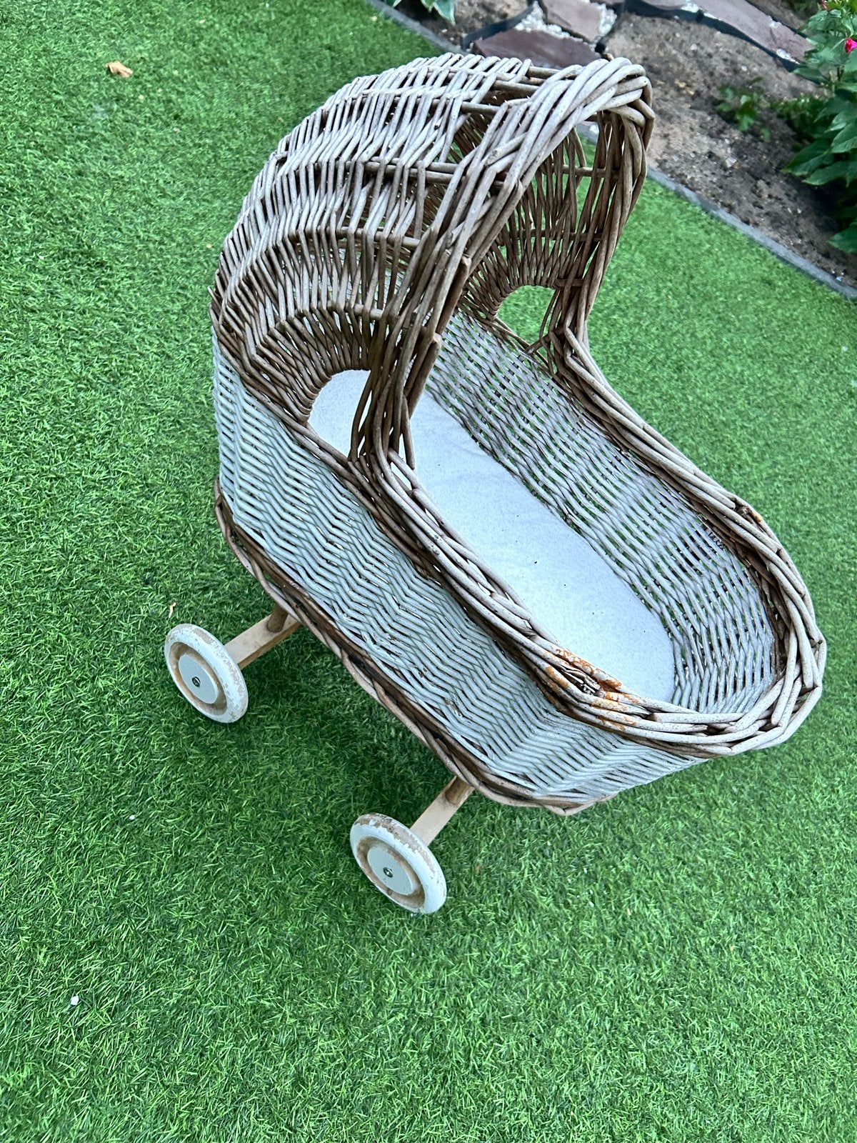 Vintage rieten poppenwagen met wielen, Ophalen, Gebruikt, Overige typen