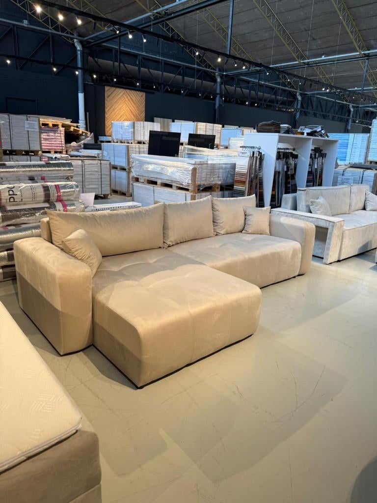Voorraad | Hoekbank U-bank, slaapbank | Showroom Utrecht, Ophalen, 250 tot 300 cm, Info@trendvortex.com, 125 tot 150 cm