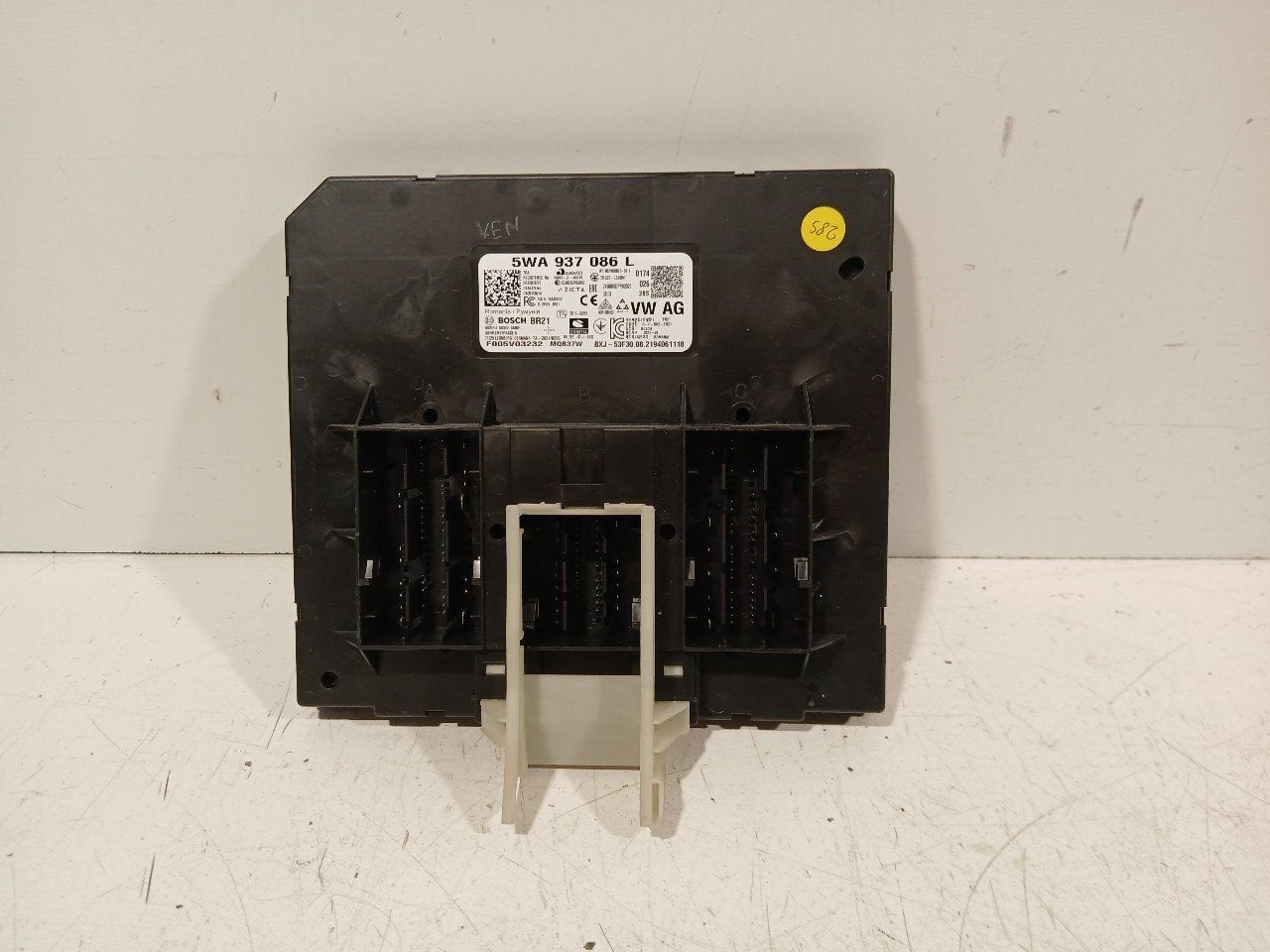 Computer body control Volkswagen Golf, Onderdelen@venauto.nl, Van der Ven Autorecycling B.V., Gebruikt, Ettenseweg 76, 4706 PB Roosendaal, The Netherlands