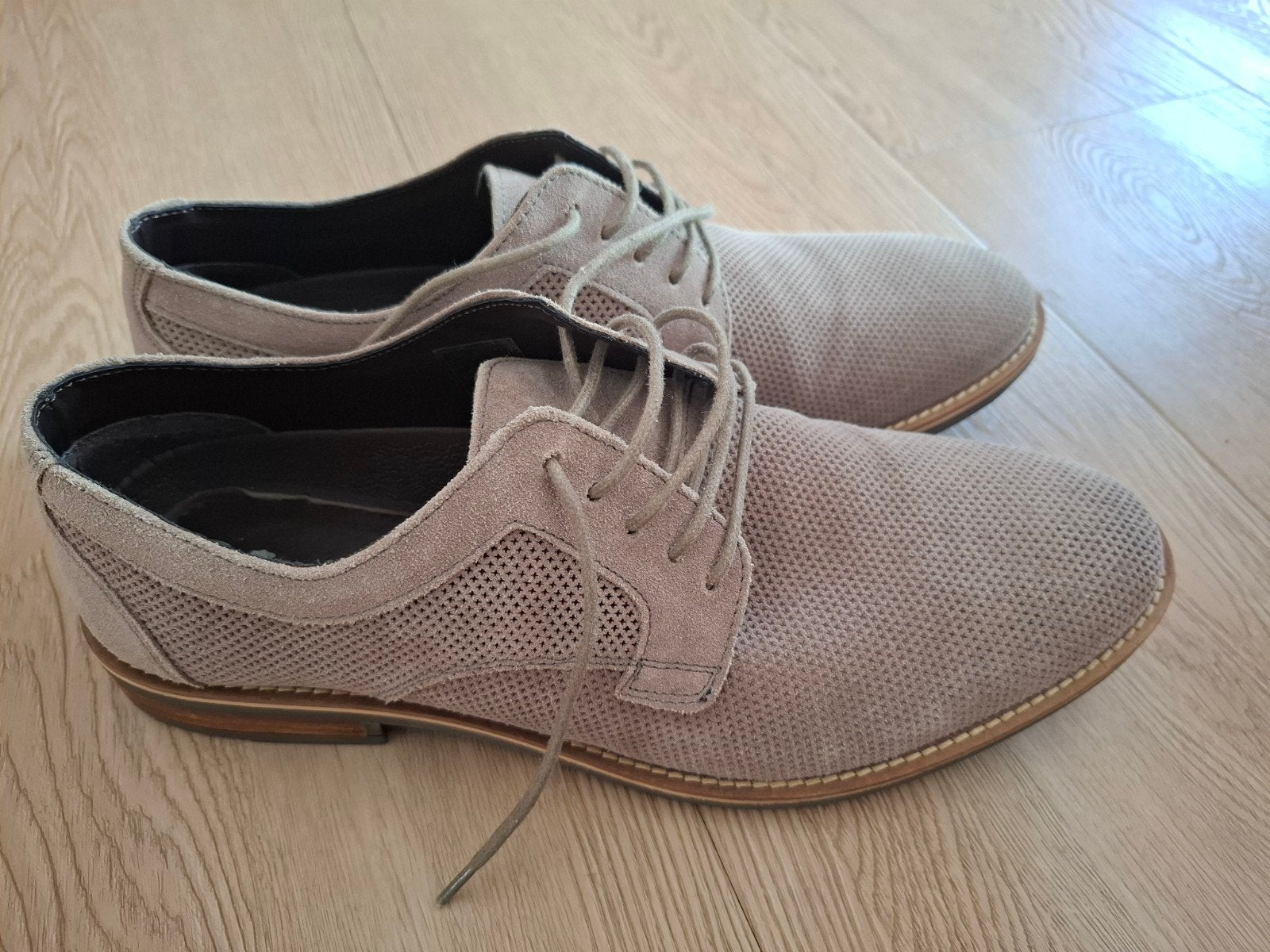 Nette beige veterschoenen, maat 44, Overige kleuren, Nieuw, Ophalen of Verzenden, Excellent