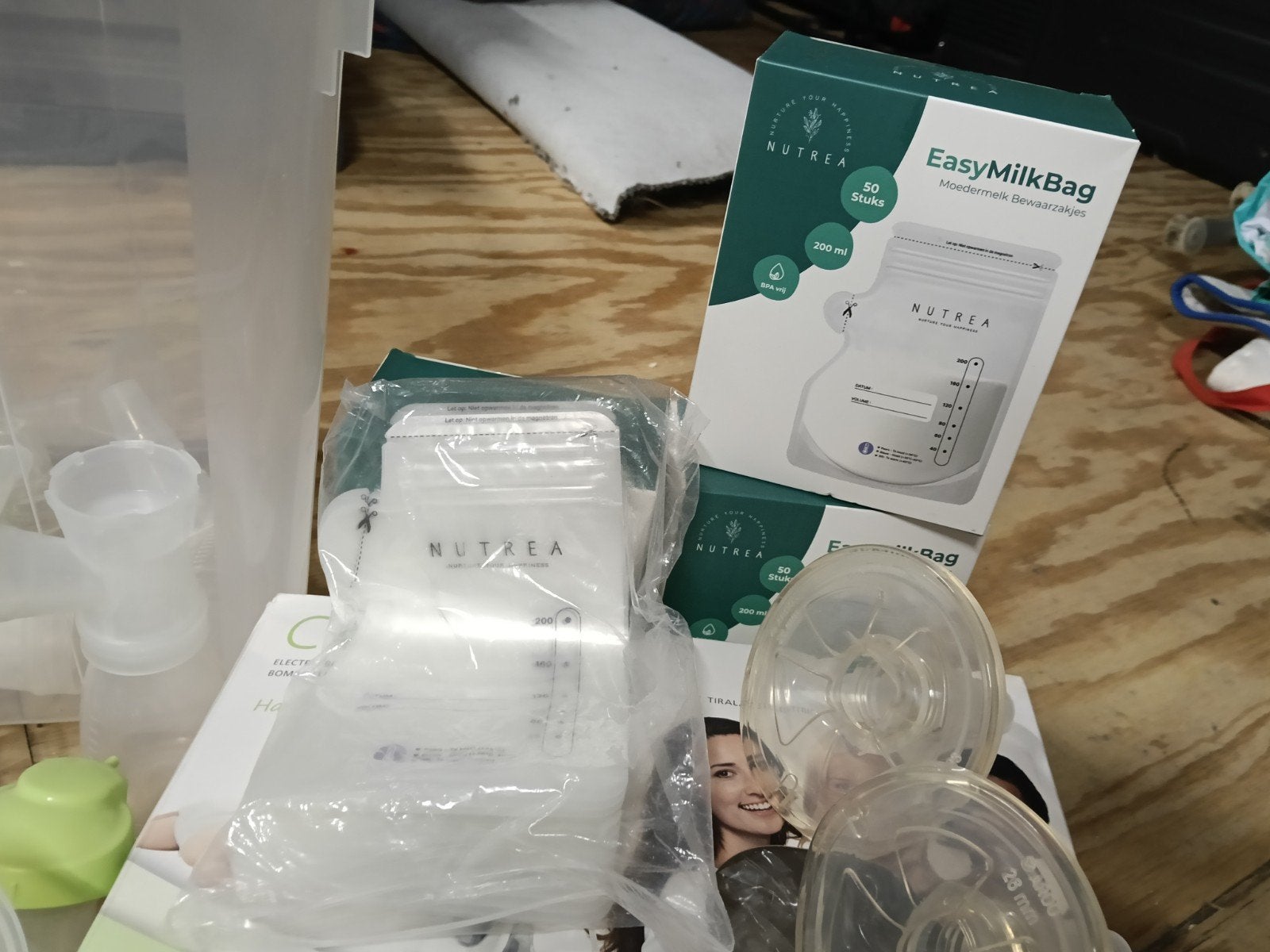 Borstkolf en opslagset - Medela en Nutrea, Ophalen, Gebruikt, Medela, Borstkolf