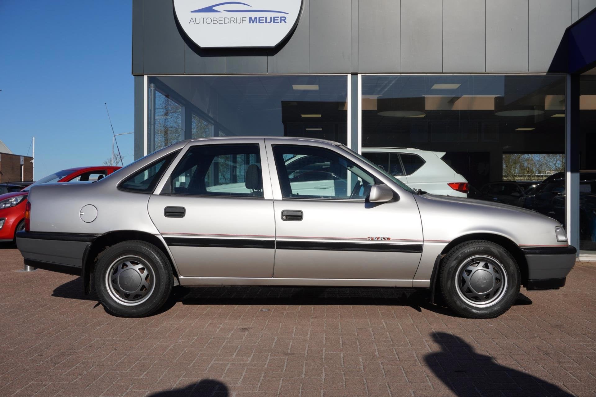 Opel Vectra 1.8i GL Frisco | Youngtimer | 5deurs | 143.000km, Auto's, Opel, Voorwielaandrijving, Stof, Gebruikt, 4 cilinders