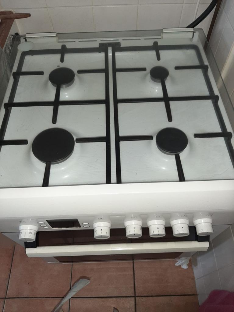 Bosch gasfornuis, Witgoed en Apparatuur, Fornuizen, Gebruikt, Gas, Vrijstaand, 85 tot 90 cm