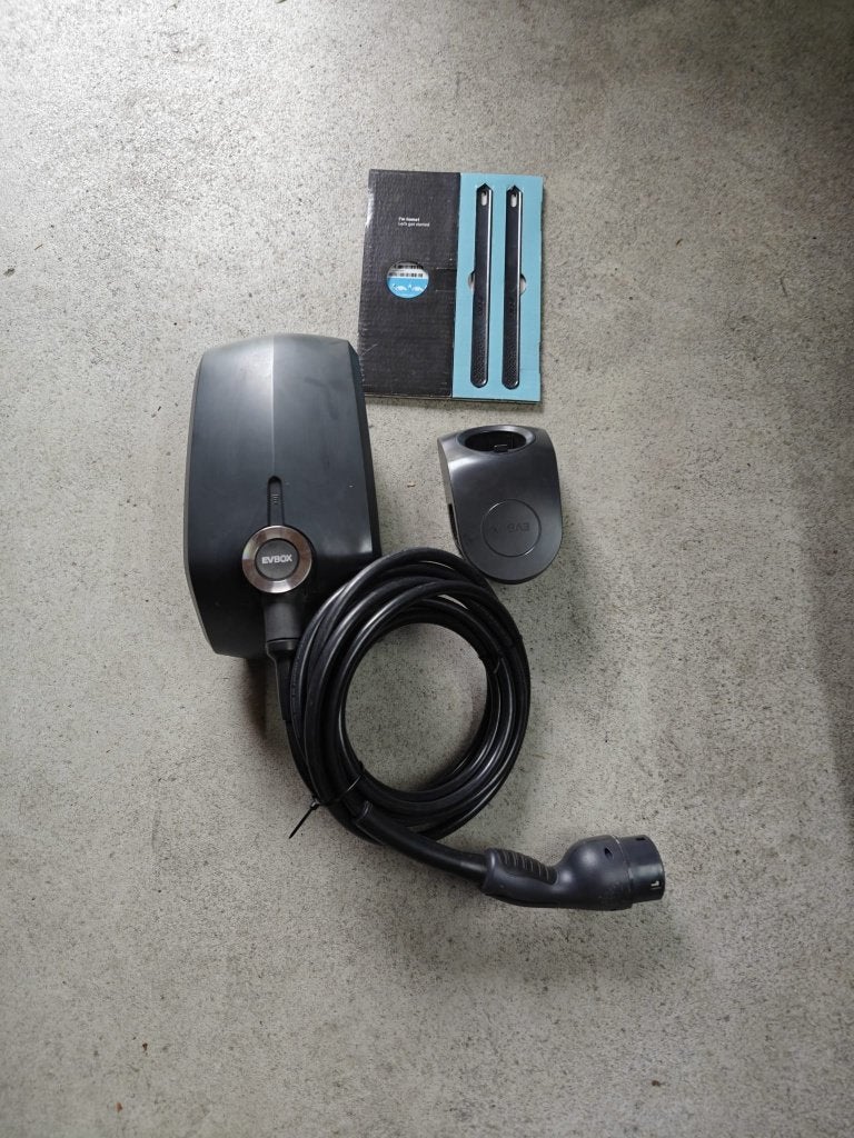 EVBox ELVI  Laadpaal met vaste kabel en accessoires ZWART, Ophalen, Gebruikt, Laadpaal en Laadkabel