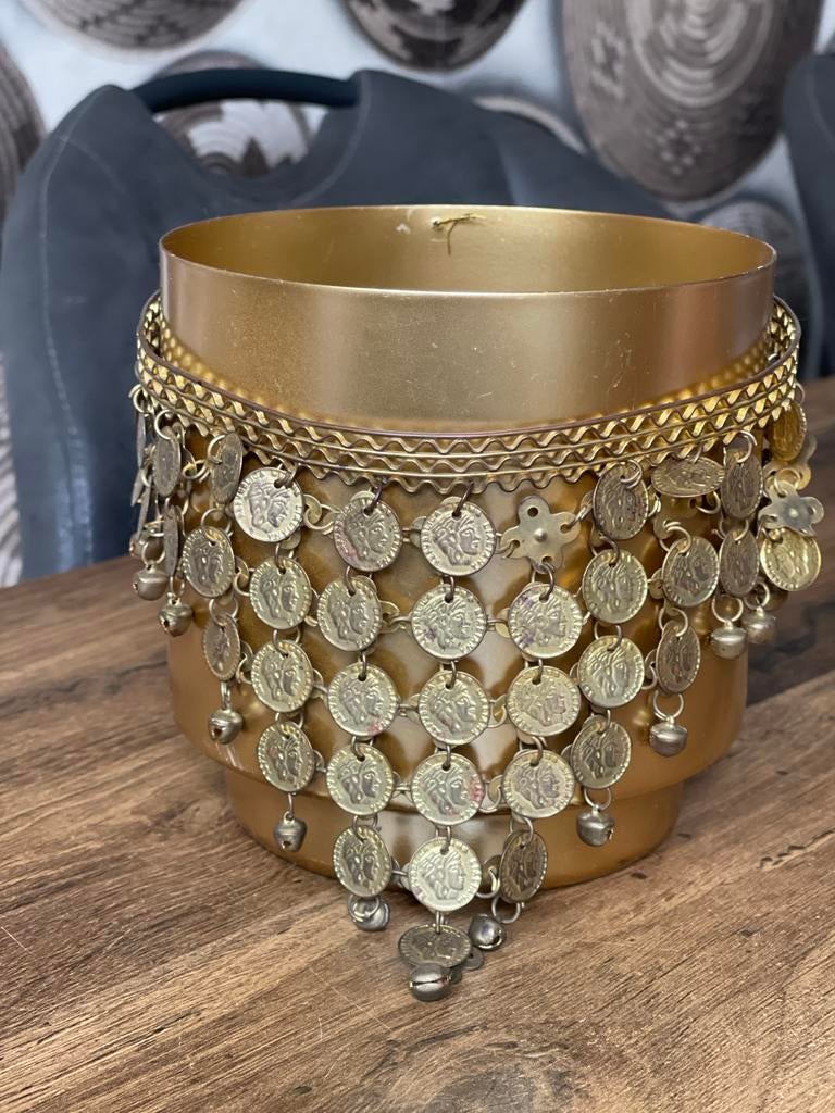 Gouden decoratieve pot met munten en belletjes, Ophalen of Verzenden, Gebruikt, Overige kleuren, Overige materialen