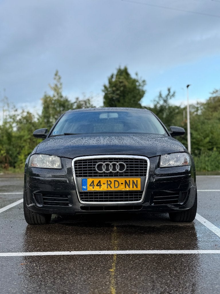 Audi A3 1.6 Sportback 75KW 2005 Zwart, Auto's, Voorwielaandrijving, Stof, 4 cilinders, Zwart