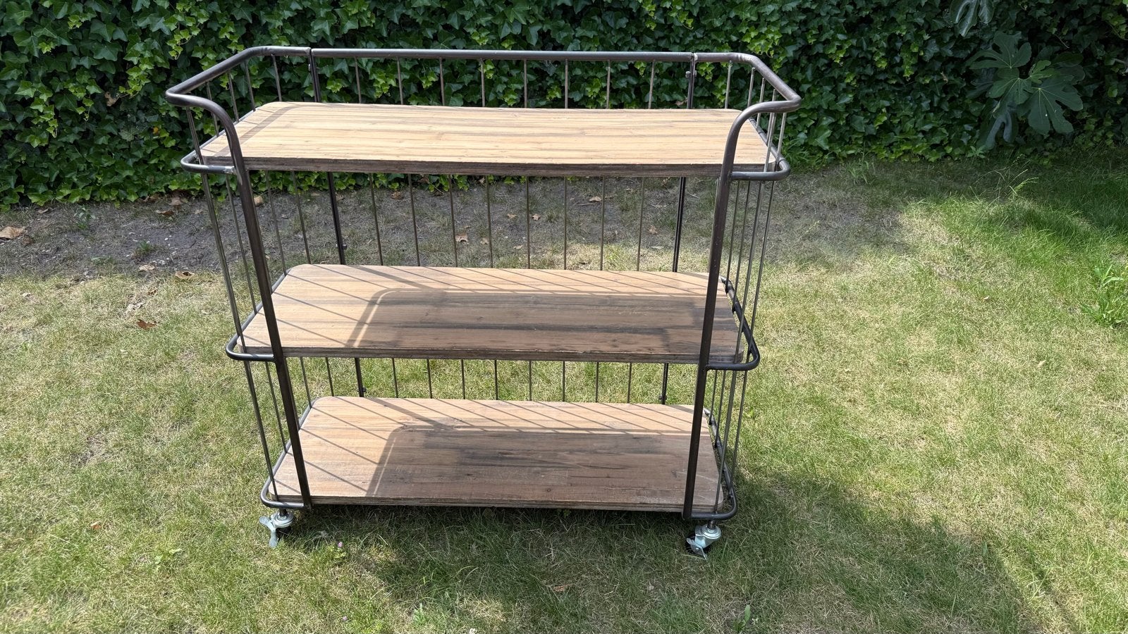 (Tv) kastje / Industriële serveerwagen/trolley, Ophalen, Gebruikt