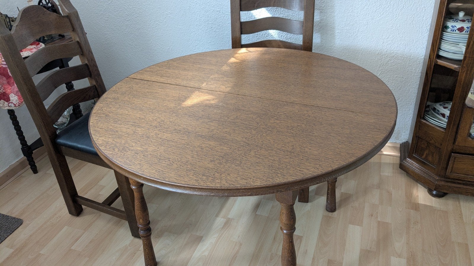 Uitschuifbare tafel met 4 stoelen, Huis en Inrichting, Tafels | Eettafels, Ophalen, Zo goed als nieuw, 100 tot 150 cm, 100 tot 150 cm