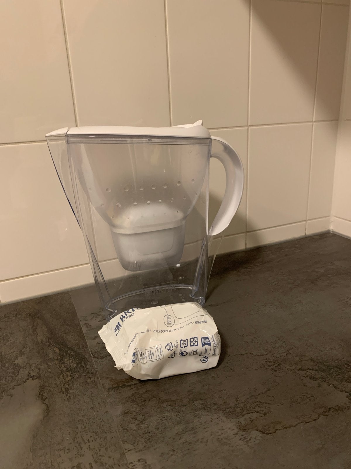 BRITA waterfilterkan met nieuwe Maxtra Pro filter, Ophalen of Verzenden, Gebruikt