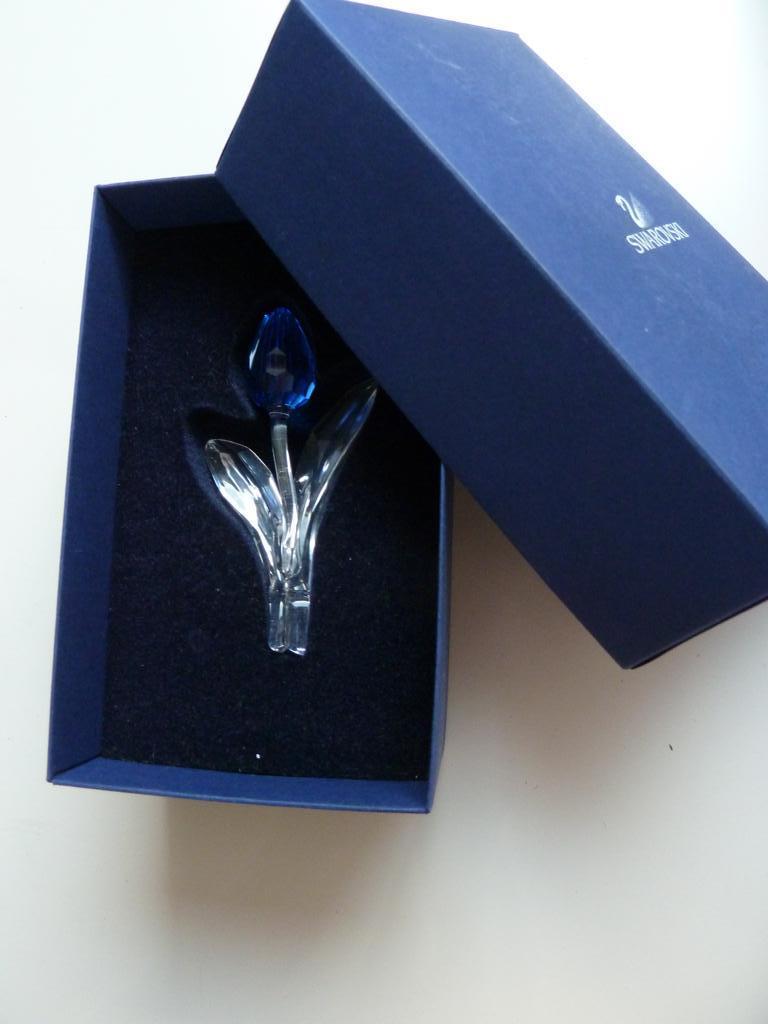 Swarovski kristallen tulp, blauw, nieuw + doos, Verzamelen, Swarovski, Verzenden, Nieuw, Figuurtje