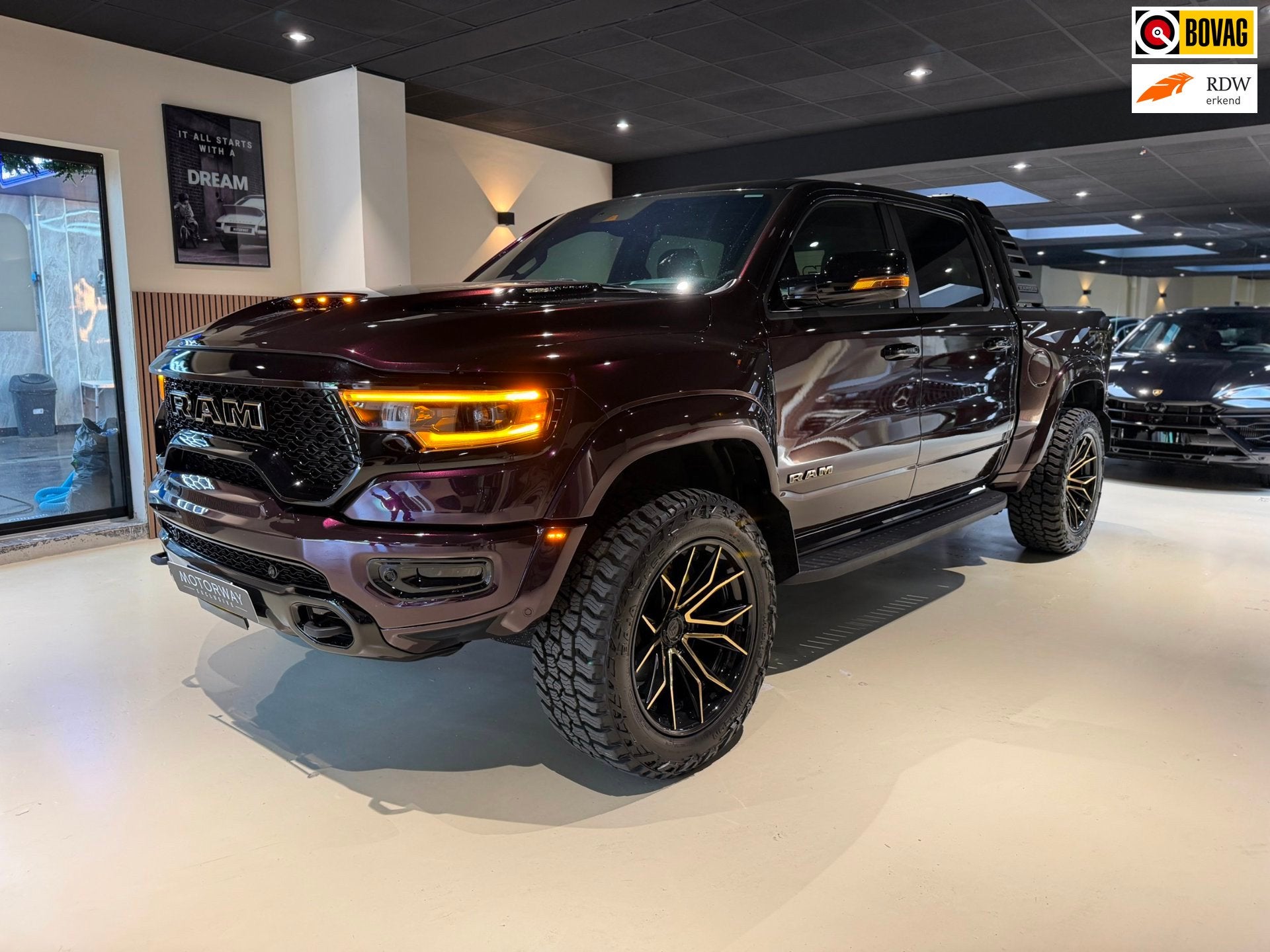 Dodge Ram 1500 6.2 V8 4x4 Crew Cab TRX|H&K|pano|trekhaak|HUD, Auto's, Dodge, Automaat, Gebruikt, Adaptive Cruise Control, Zwart