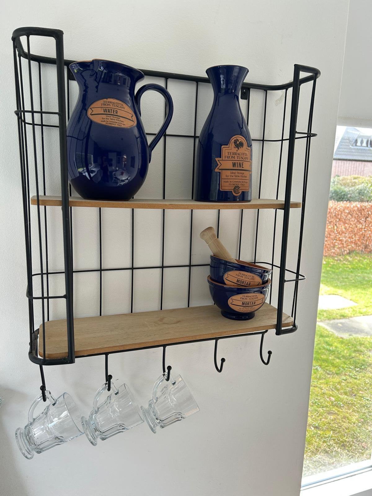 Wandrek met houten planken en haken, Ophalen, Gebruikt